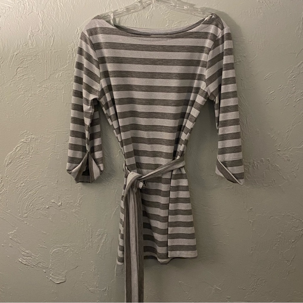 Francesca’s/Theme Gray-Silver Striped Shine Top